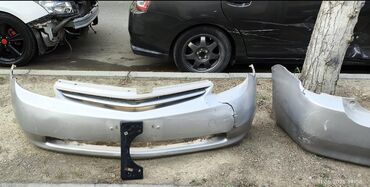 Bamperlər, buferlər: Toyota Prius XW20 ön arxa bamperi və sol krılo. Nömrə qabıda üstündə