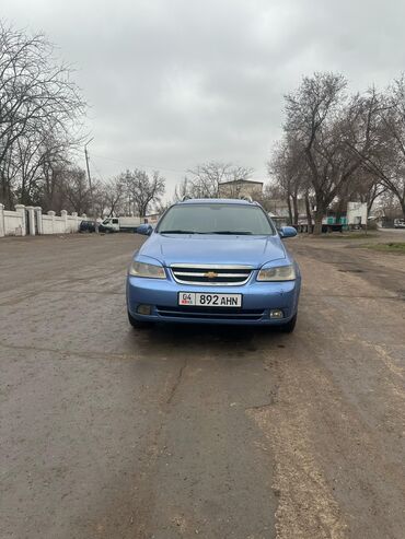 я ищу лада приора: Автомобиль Chevrolet Lacetti в кузове универсал. Просторный салон и