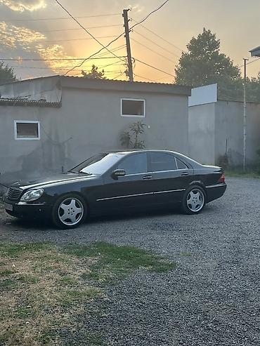 mini cooper kreditle: Mercedes-Benz S-Class W220, qara rəng, sedan kuzov. Xarici — 4