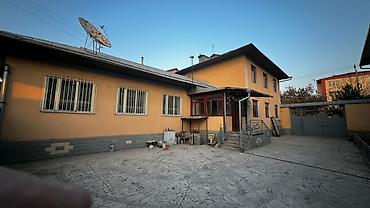 Долгосрочная аренда домов: Сдаётся двух этажный особняк, Хбк. ул Салиева доль дороги. Отопление at lalafo.kg — 1 Долгосрочная аренда домов: Сдаётся двух этажный особняк, Хбк. ул Салиева доль дороги. Отопление — 1