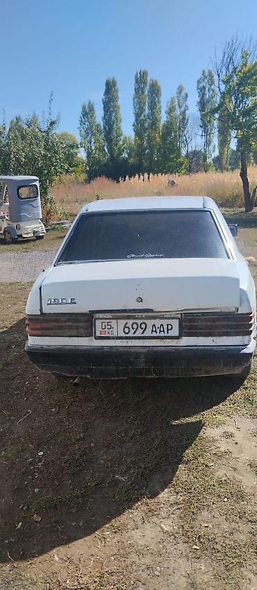 Mercedes-Benz 190: 1985 г., Механика, Бензин, Седан