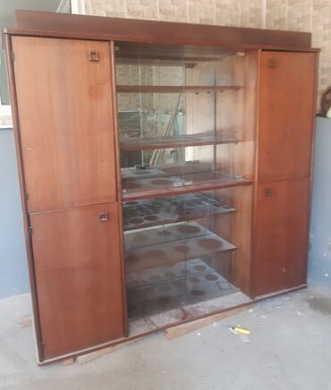 Dolablar: Açılan, 4 qapılı Düz dolab, Bufet