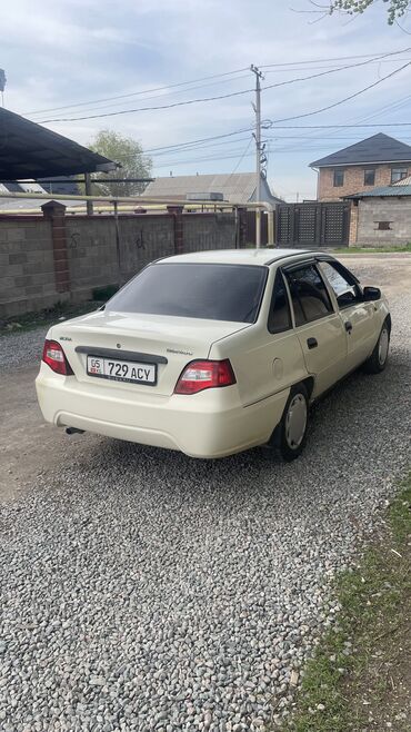 Daewoo: Daewoo Nexia: 2012 г., 1.5 л, Механика, Бензин, Седан