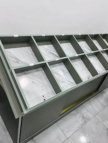 vitrin stend: Mağaza üçün vitrinq və rəf dəsti Məhsul təsviri: - Mağazalarda — 8