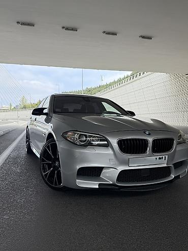 BMW: Böyük manitor Boyük gozik 4 knopkadan ibaratdi Head up (elektron — 1