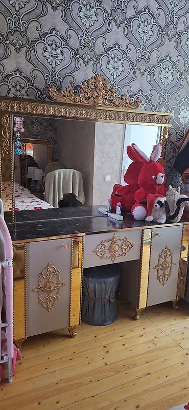 bakal dəsti: 3 bir yerde satlir - Dəst tərkibi: - Geniş güzgülü konsol/komod: üst — 2