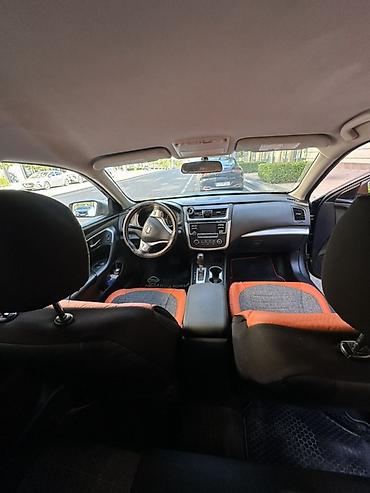 sukan satisi: Nissan Altima sedan - Korpus: 4 qapılı sedan, tünd boz rəng - — 7
