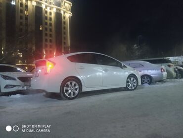 izgotovlenie kaminov: Toyota Prius: 2015 г., 1.8 л, Вариатор, Гибрид, Хэтчбэк