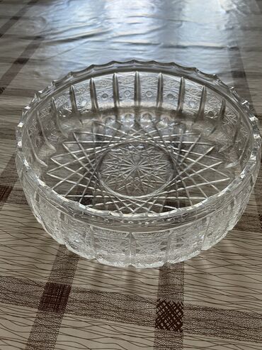 Посуда: Продаю чешский хрусталь, б-у в отличном состоянии. Вазы все разного — 27