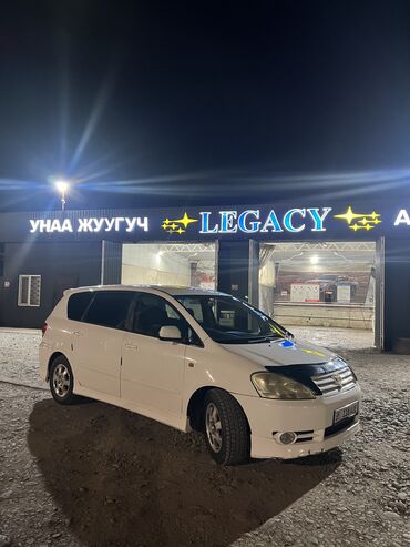 Toyota: Toyota Ipsum: 2002 г., 2.4 л, Автомат, Бензин, Минивэн