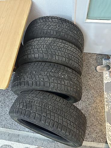Шины 215 / 55 / R 17, Зима, Б/у, Комплект, Легковые, Maxxis