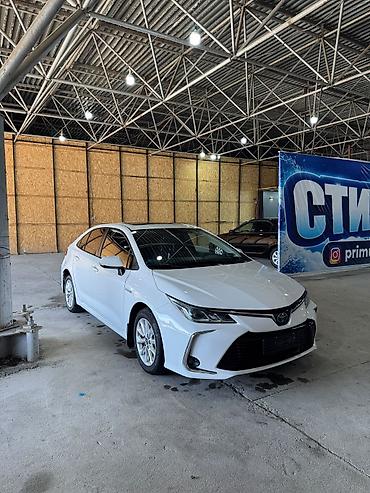 Toyota Corolla: 2019 г., 1.8 л, Автомат, Гибрид, Седан — 1