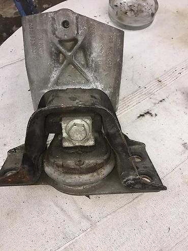 Nosači motora: NOSAC MOTORA ZA RENO CLIO 3-1.5DCI KAO NOV ORIGINAL | Zvati od 8-22h — 2