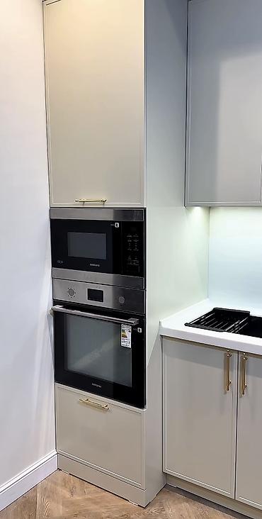 silver kitchen: Кухонный гарнитур с встройкой и столешницей из искусственного камня — 4