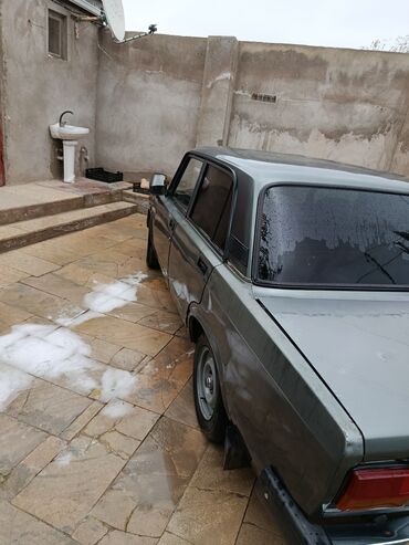 VAZ (LADA): VAZ 2107 sedan - Korpus: 4 qapılı, boz rəng, klassik “yeddi” dizaynı — 6