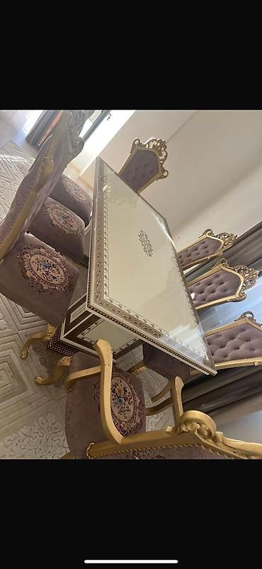 Qonaq otağı üçün, İşlənmiş, Kvadrat masa, 8 stul lalafo.az -da Qonaq otağı üçün, İşlənmiş, Kvadrat masa, 8 stul