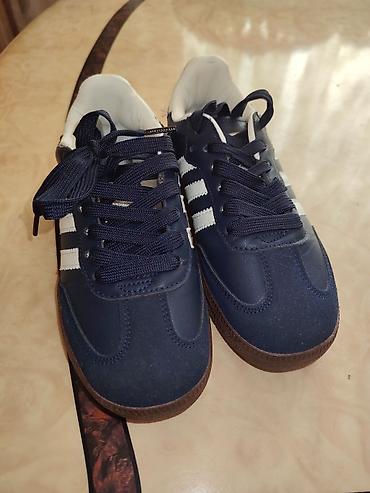 adidas kişi: Adidas Samba tərzində idman ayaqqabısı.Uşağa alıblar krasovka 35azn — 8