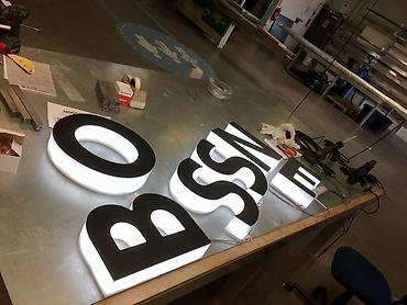 Изготовление рекламных конструкций: | Арки, Баннеры, Бегущая строка, | Монтаж, Послепечатная обработка, Демонтаж — 2