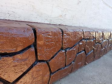 Другие строительные материалы: Элементы облицовки цоколя, выполненные в виде имитации натурального — 16