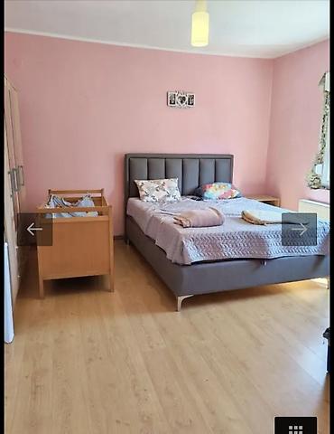 2 stolice i sto za terasu: Na prodaju kuća u mesto Aradac (Zrenjanin) Za dodatne informacije — 8