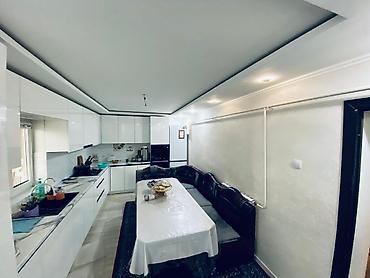 Продажа коттеджей и домов: Продаю дом Ак Ордо с квартирным бизнесом 2 квартиры ежемесячный доход — 9