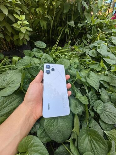 Мобильные телефоны: Redmi, Redmi 12, Б/у, 256 ГБ, 2 SIM