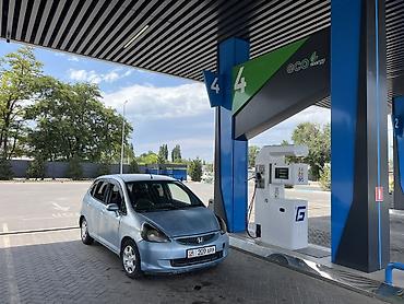 Продажа авто: Honda Fit: 2002 г., 1.5 л, Вариатор, Газ, Хэтчбэк — 1