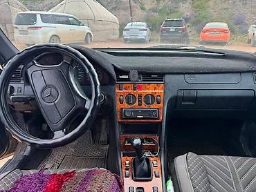 jac m3: Mercedes-Benz C-Class: 1993 г., 1.8 л, Механика, Бензин, Седан — 4