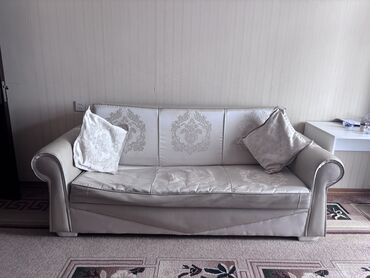 divan uzlukleri: Divan, İşlənmiş, Açılan, Bazasız, Çatdırılma yoxdur