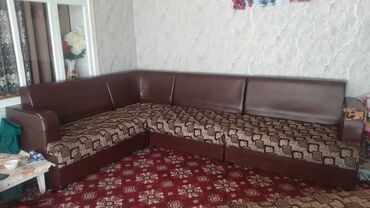 угловой диван адмирал: Угловой диван, цвет - Коричневый, Б/у