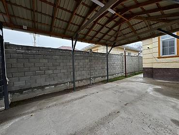 Продажа коттеджей и домов: Продаётся уютный и современный дом в ж/м Ак-Орго 📅 Год постройки — 3