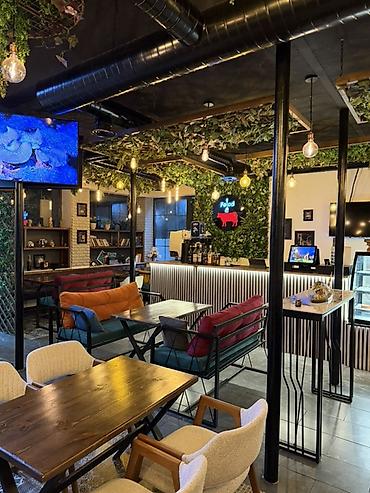 kafe stolari: Məkan Yol Kənarıdır Hazır Restoran Biznesidir 10 mne satılır — 2