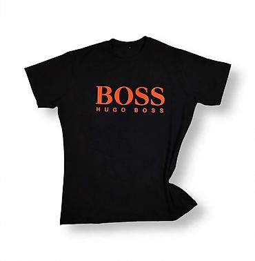 Muška kratka majica, crna, sa upečatljivim narandžastim natpisom “BOSS na lalafo.rs Muška kratka majica, crna, sa upečatljivim narandžastim natpisom “BOSS