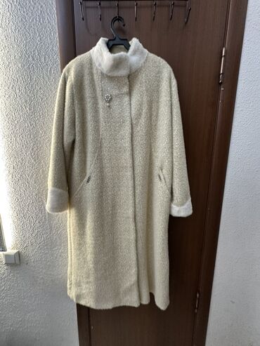 Другая женская одежда: Продаю женские одежды 1) Пальто альпака р50 новое 2500с 2) куртка р — 1