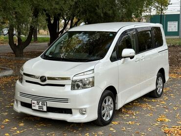 Toyota: Toyota Voxy: 2007 г., 2 л, Автомат, Бензин, Минивэн