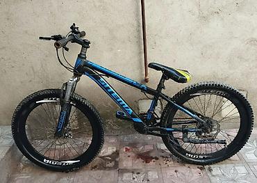 elektron velo: Sitema dağ velosipedi - Çərçivə: yüngül alaşımlı, mavi-qara dizayn — 2