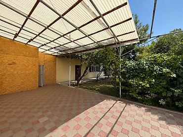 каркасный бассейин: Продается жилой дом с большим навесом и ухоженным двором. - — 4