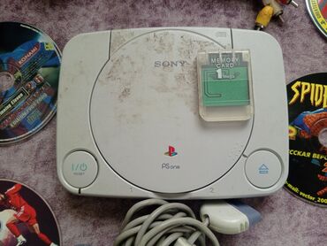 Компьютеры, ноутбуки и планшеты: PlayStation 1 işlek vəziyyətdədir gördüyünüz oyunlar +23 oyun 1 pult