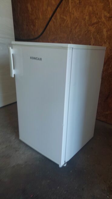 Frižideri: Mini frižider KONČAR – kompaktan, beli, jednokrilni model. Ključne — 3