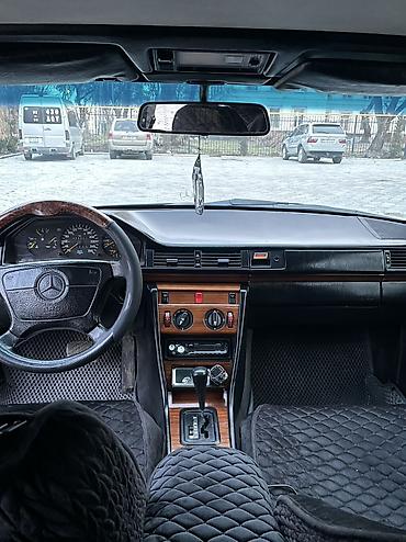 Mercedes-Benz: Mercedes-Benz E-Class: 1993 г., 2.8 л, Автомат, Бензин, Седан — 11