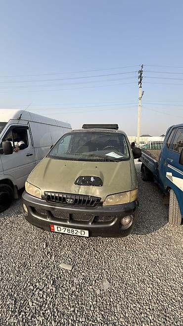 Унаа: Hyundai Starex: 2001 г., Кол менен иштөөчү, Дизель, Вэн/Минивэн — 1