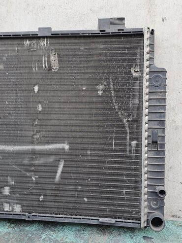 Радиаторы: Радиатор охлаждения двигателя Mercedes-Benz W210, 2.0 - 3.2, МКПП — 4