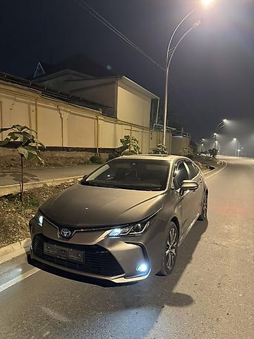 салон 211: Toyota Corolla: 2020 г., 1.8 л, Гибрид, Седан — 1