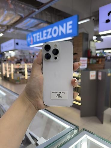 iphone 16 pri: IPhone 16 Pro, Б/у, 256 ГБ, White Titanium, Зарядное устройство, Защитное стекло, Чехол, 88 % — 1