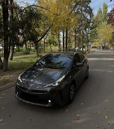 Toyota Prius: 2020 г., 1.8 л, Автомат, Гибрид, Хэтчбэк at lalafo.kg Toyota Prius: 2020 г., 1.8 л, Автомат, Гибрид, Хэтчбэк