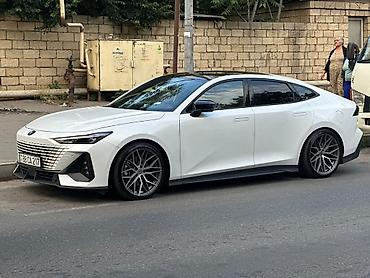 Changan: Changan Uni-V: 1.5 l | 2023 il 82000 km Sedan — 3