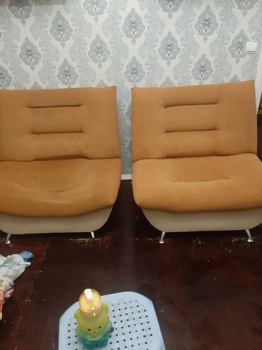 Mətbəx mebeli: ❇️2eded kreslo satilir qirigi cirigi yoxdur satilir 30man unvan Ecemi