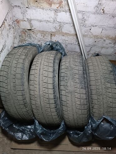 Шины: Шины 195 / 65 / R 15, Зима, Б/у, Комплект, Легковые, Япония, Bridgestone