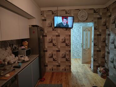 Köhnə tikili: Salam Maştaga savalanda tam centerde yola yaxin olan tacli ev — 9