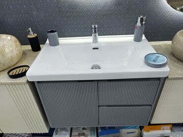 аксессуары для ванны, бани: Modern vann otağı üçün lavabo və şkaf dəsti - Üst hissə: geniş